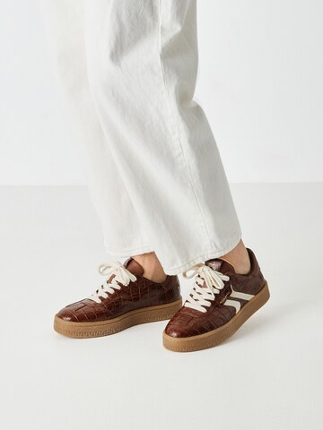 Baskets basses Tamaris en marron