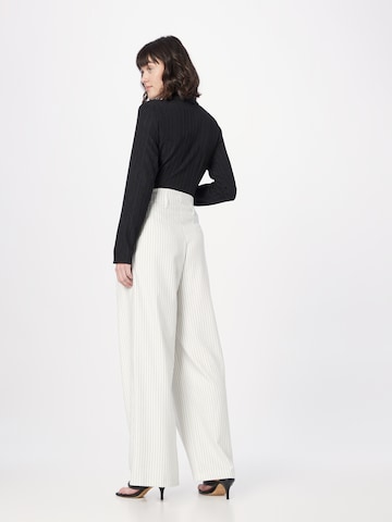 River Island Wide Leg Plissert bukse i hvit