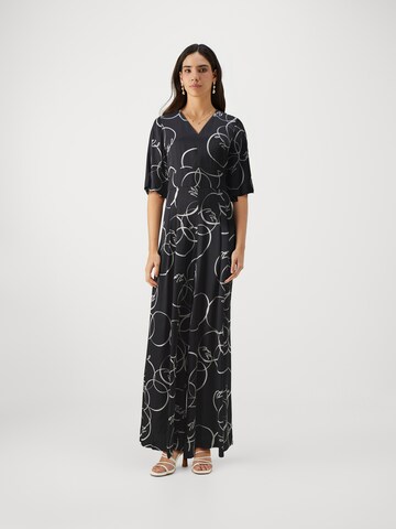 Rochie de la Karl Lagerfeld pe negru