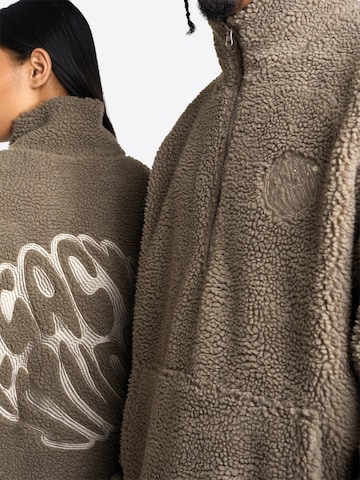 Pullover di Legacy Studios in beige