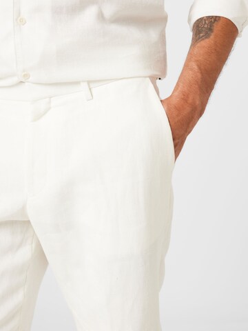Regular Pantalon à plis 'THODD' Tiger of Sweden en blanc