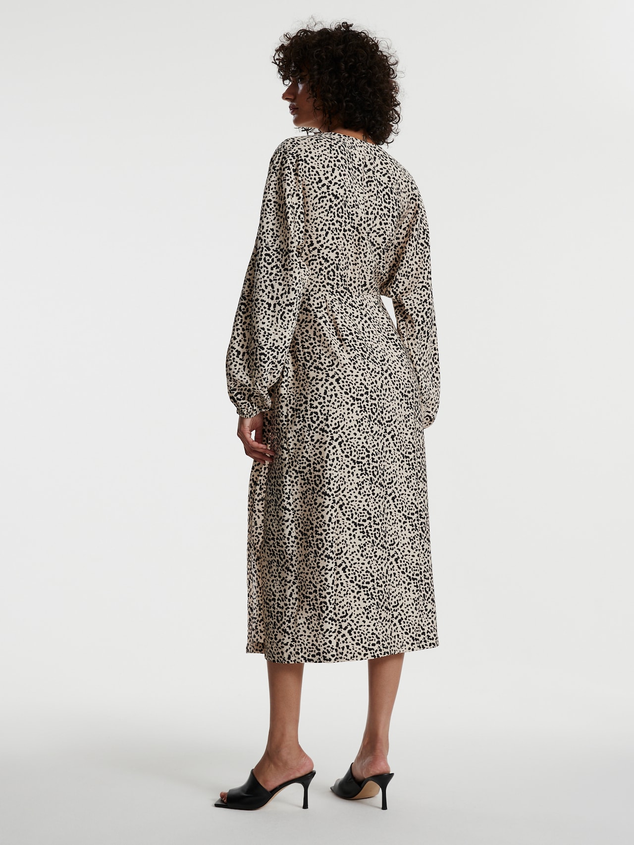 EDITED Vestido 'Grete' beige