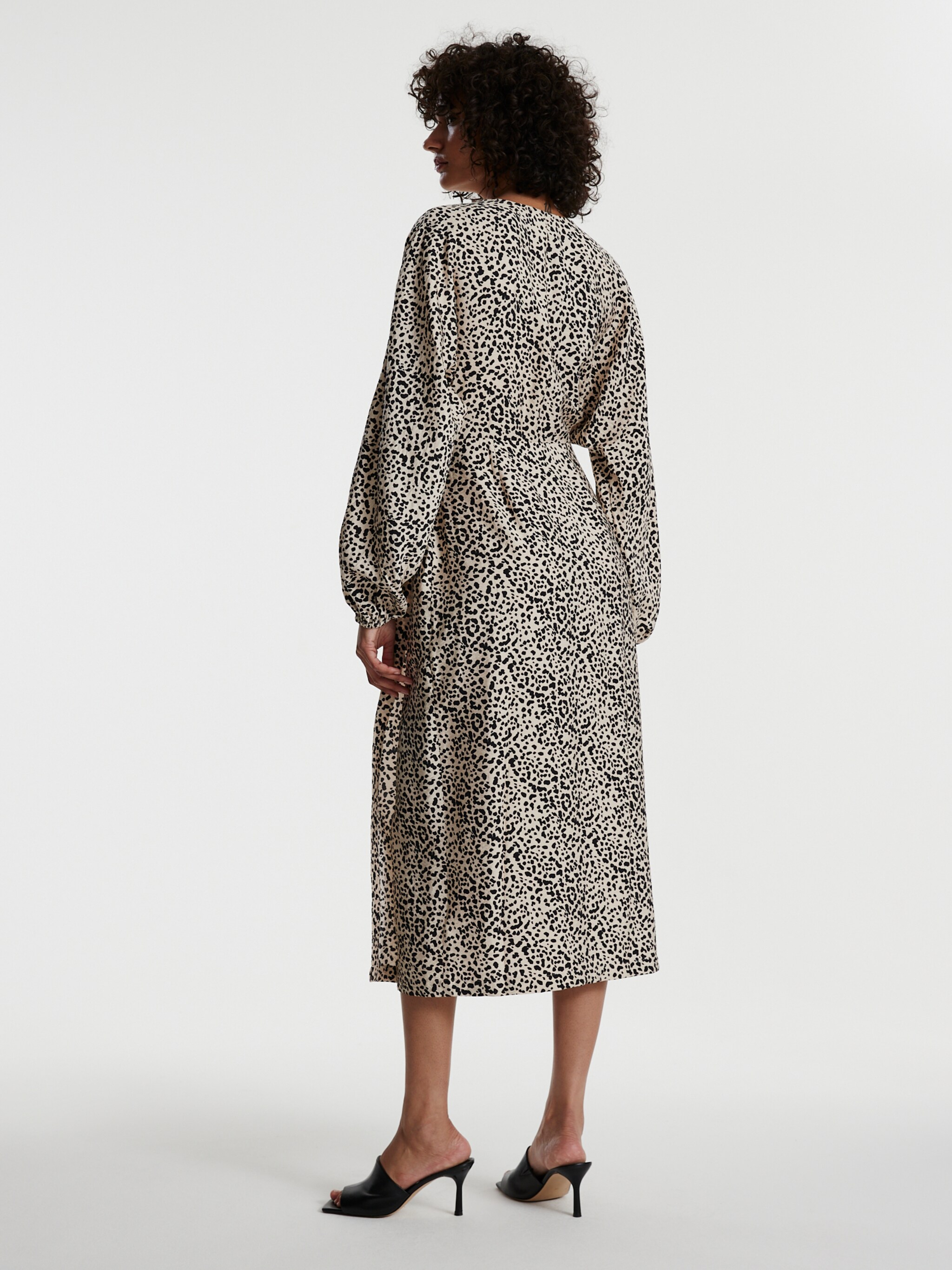 EDITED Produits Robe 'Grete' beige