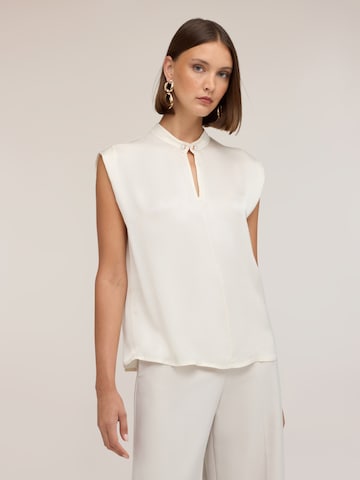 MOTIVI - Blusa en blanco