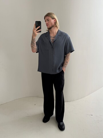 KARIA by Loris Karius Shirt in Grijs