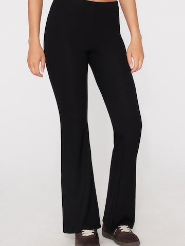 Tezenis Flared Pants in Black: front