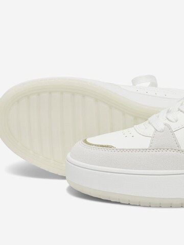 ONLY - Zapatillas deportivas bajas 'Saphire' en blanco