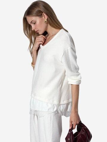 Pullover di Busem in bianco