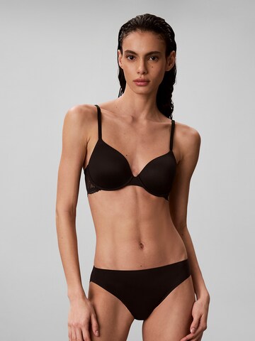Slip Calvin Klein en noir : devant