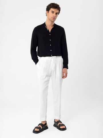 Antioch Regular fit Button Up Shirt in Black