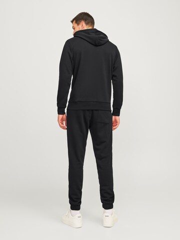 Tapered Pantaloni 'JREBGORM' di JJ Rebel in nero
