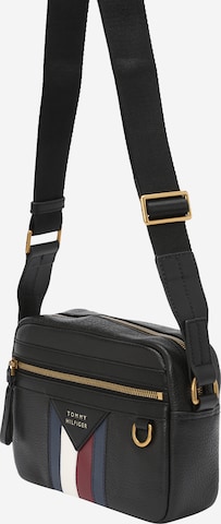 TOMMY HILFIGER - Bolso de hombro en negro: frente