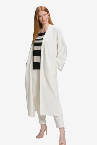 Ulla Popken Summer Coat in White: front