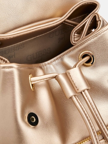 GUESS Rucksack in Gold