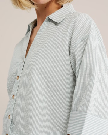 Bluză de la WE Fashion pe albastru