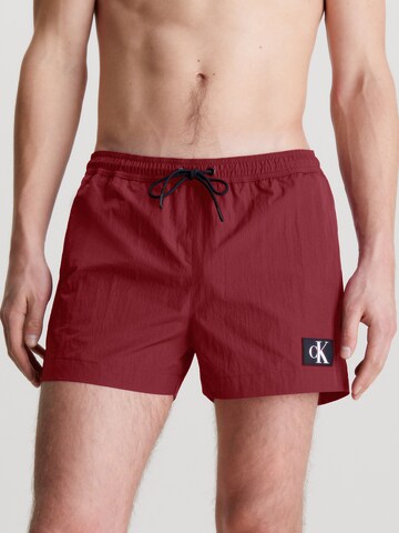 Shorts de bain Calvin Klein Swimwear en rouge