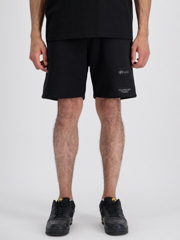 ALPHA INDUSTRIES Loosefit Broek in Zwart: voorkant