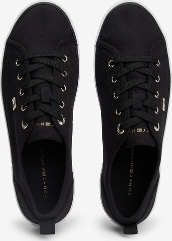 TOMMY HILFIGER Sneaker in Schwarz