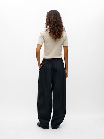 OBJECT - Barrel Pantalón plisado 'OBJPAOLA' en negro