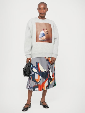 Munthe Sweatshirt 'ROULA' in Grau