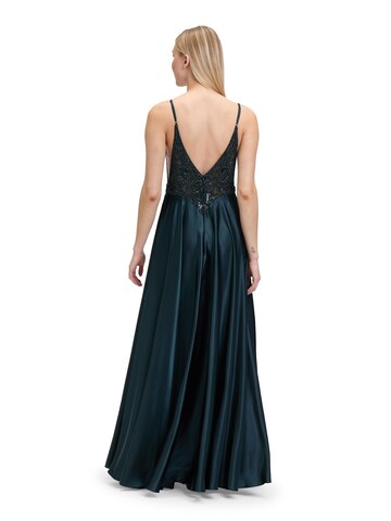 Vera Mont Evening dress in Green