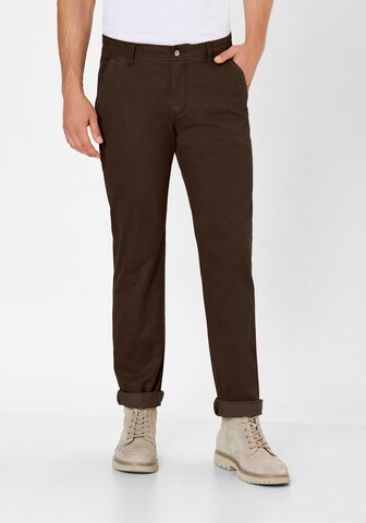 REDPOINT Slim fit Chino Pants in Brown: front