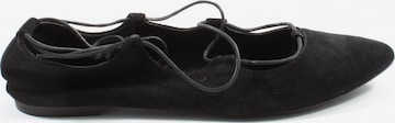 OXMOX Flats & Loafers in 39 in Black: front