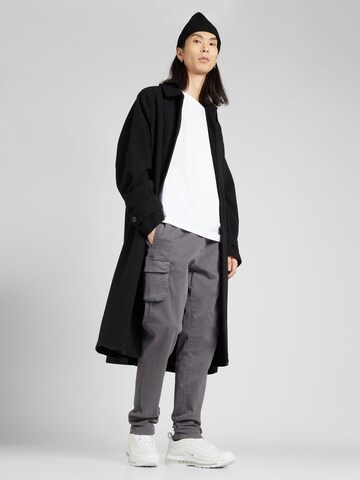 Coupe slim Pantalon cargo AÉROPOSTALE en gris