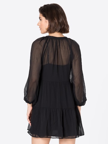 Abercrombie & Fitch Платье в Черный