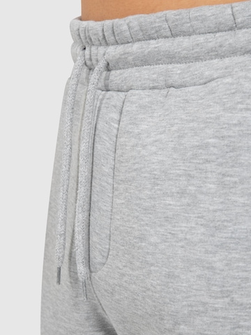 Coupe slim Pantalon 'Evra' Smilodox en gris