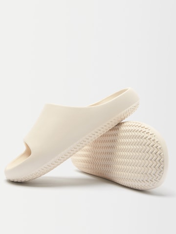 Mule Bershka en blanc