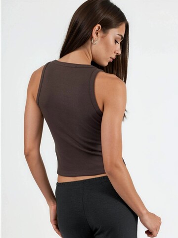 Busem Top in Braun