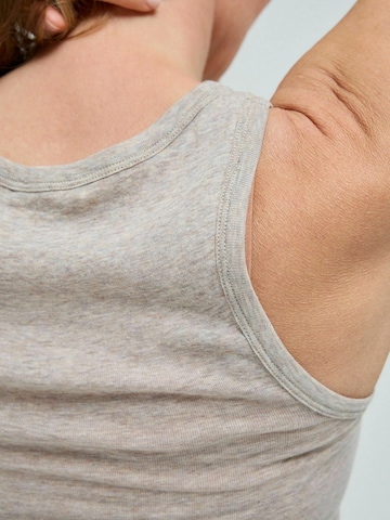 Seamless Basic Toppi 'Bella' värissä beige
