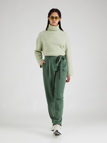 VILA Loose fit Pleat-Front Pants 'CLAVA' in Green