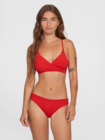 O'NEILL Triangle Bikini 'Essentials Baay Maoi' in Red: front