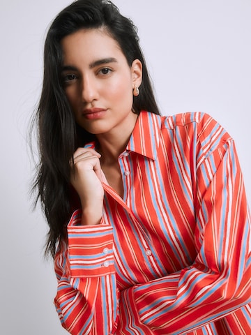 Next Pluus, värv punane