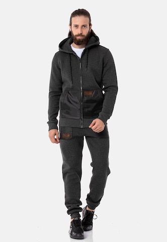 CIPO & BAXX Sweatsuit in Grey: front