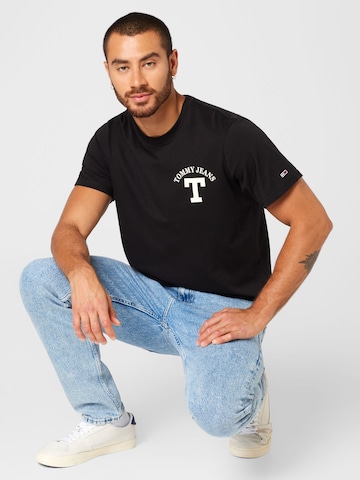 Tommy Jeans - Camiseta 'LETTERMAN' en negro