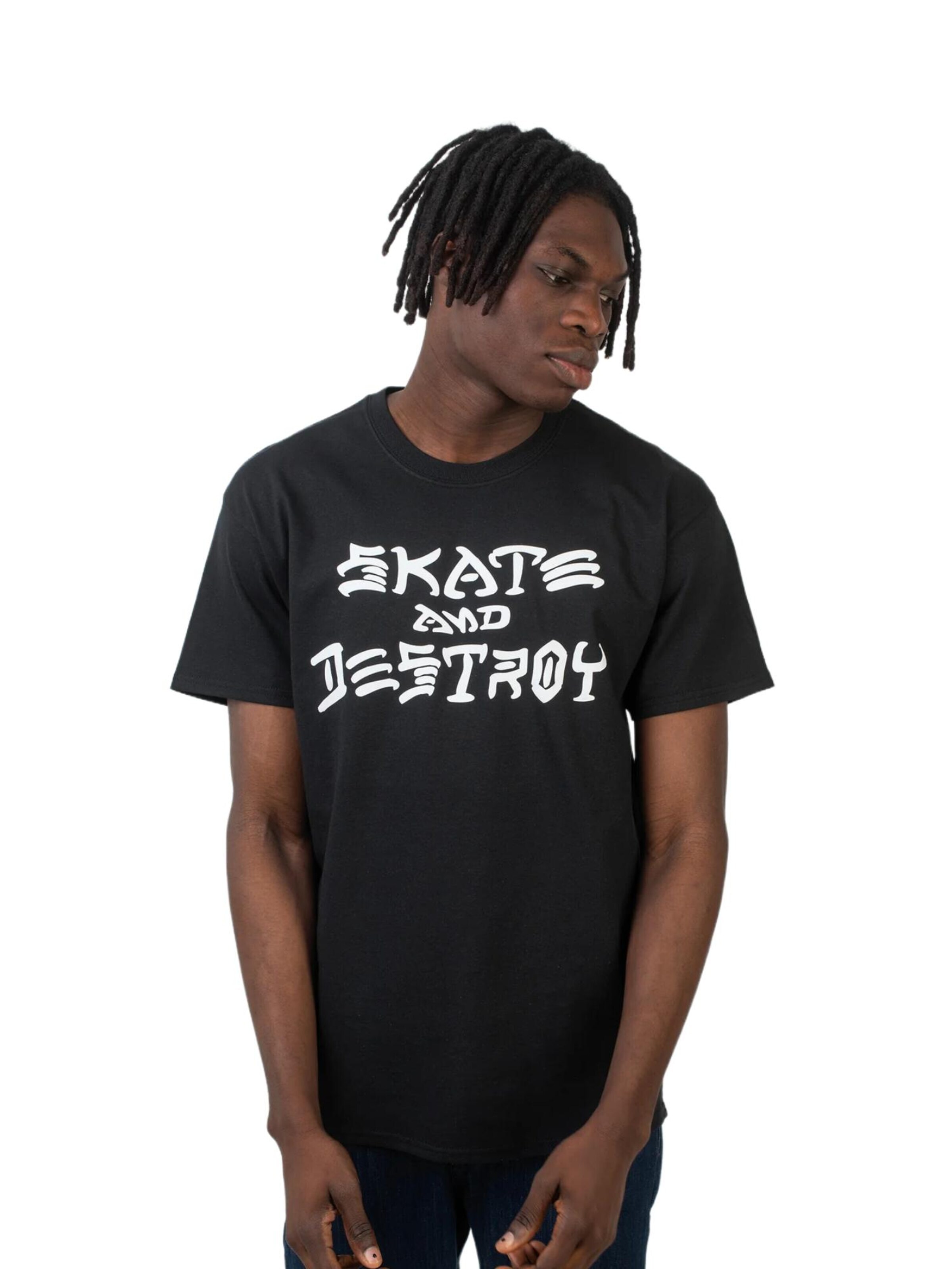 THRASHER T-shirt 'SKATE AND DESTROY' i svart: framsida