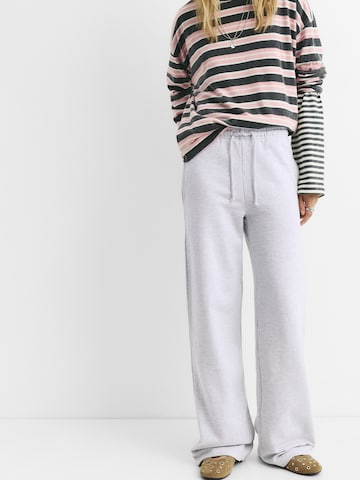Pull&Bear Wide leg Broek in Grijs: voorkant