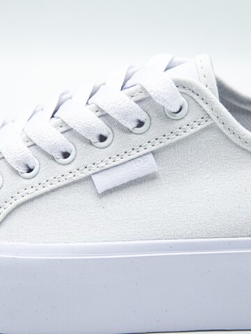 Baskets basses DC Shoes en blanc