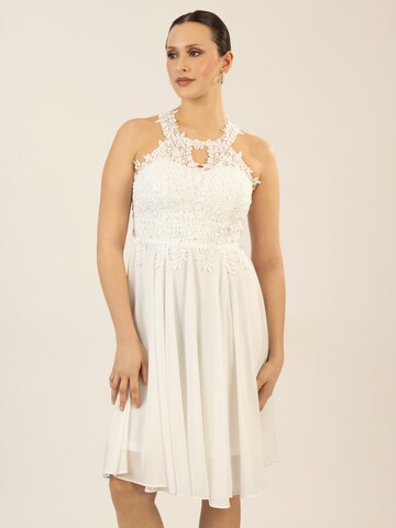 APART Cocktail Dress in White: front
