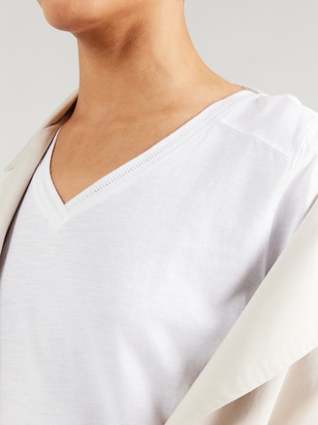 Tricou de la s.Oliver pe alb