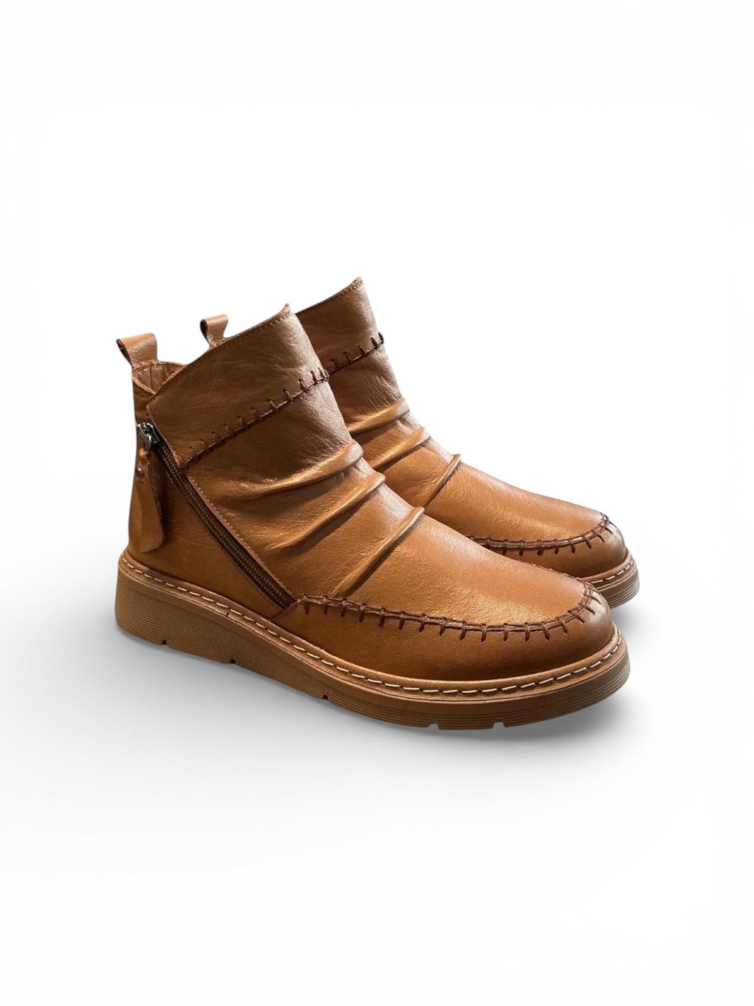 Begoria Boots in Beige