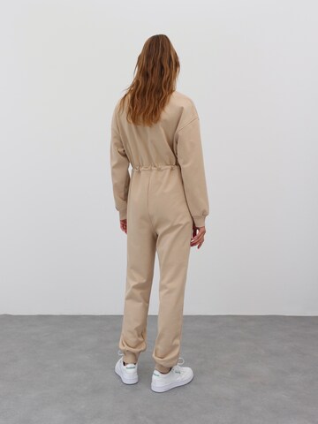 EDITED Jumpsuit 'Sky' i beige