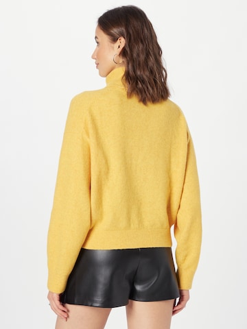 Pull-over 'Aggie' WEEKDAY en jaune