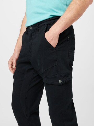 GUESS - Tapered Pantalón cargo 'New Kombat' en negro