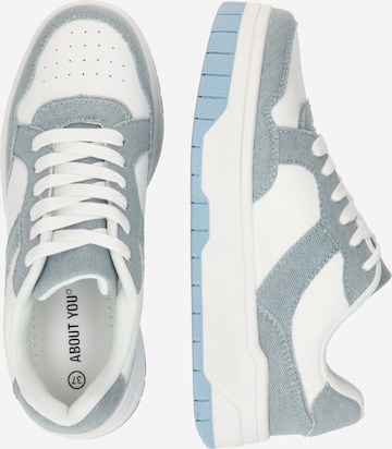 ABOUT YOU Sneaker low 'Cara' i blå
