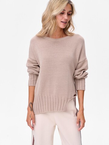 Blue Shadow Pullover‌‌‌‌‌‌‌‌‌ in Beige
