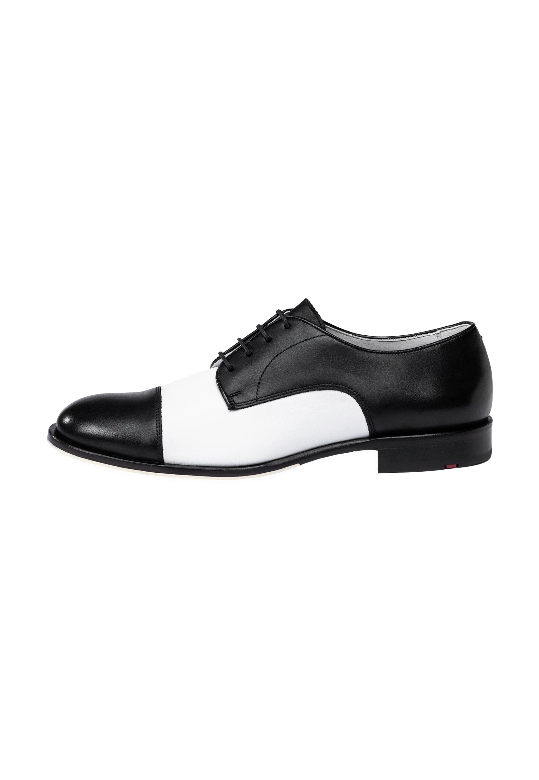 Chaussure à lacets 'Liston' LLOYD en noir : devant
